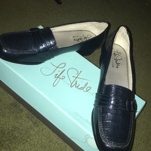 NEW Life Stride Blue croc soft system dress shoes